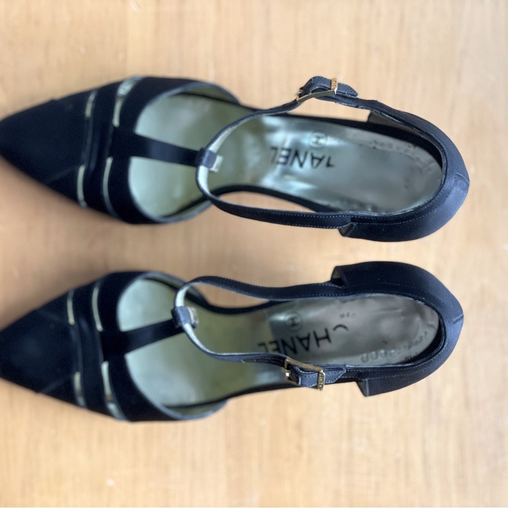 CHANEL black satin heels, size 39 - Picture 4 of 10